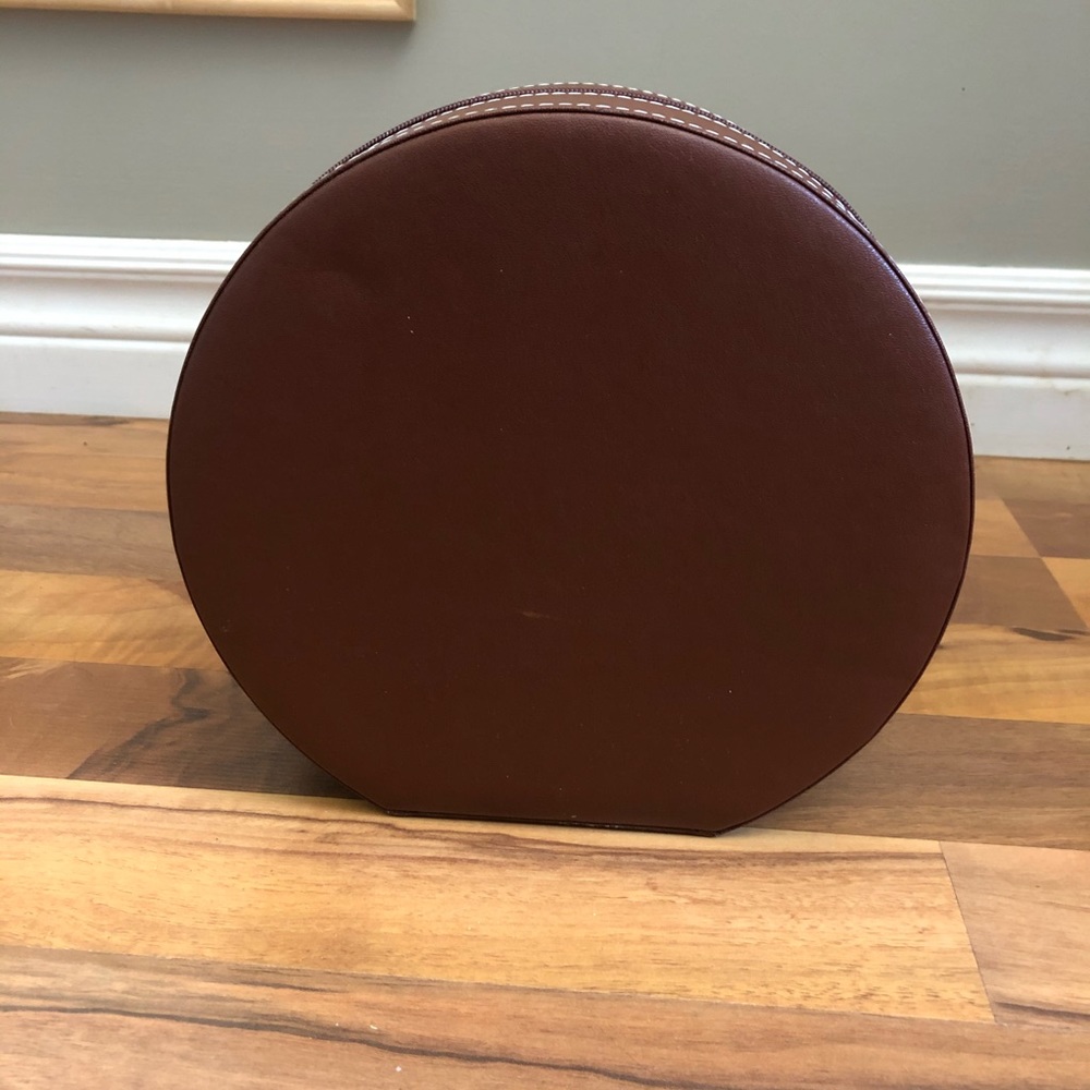 Prezerve omega round travel jewelry box